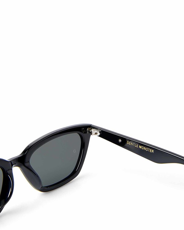 Gentle Monster Loti 01 Sunglasses - Black | Garmentory