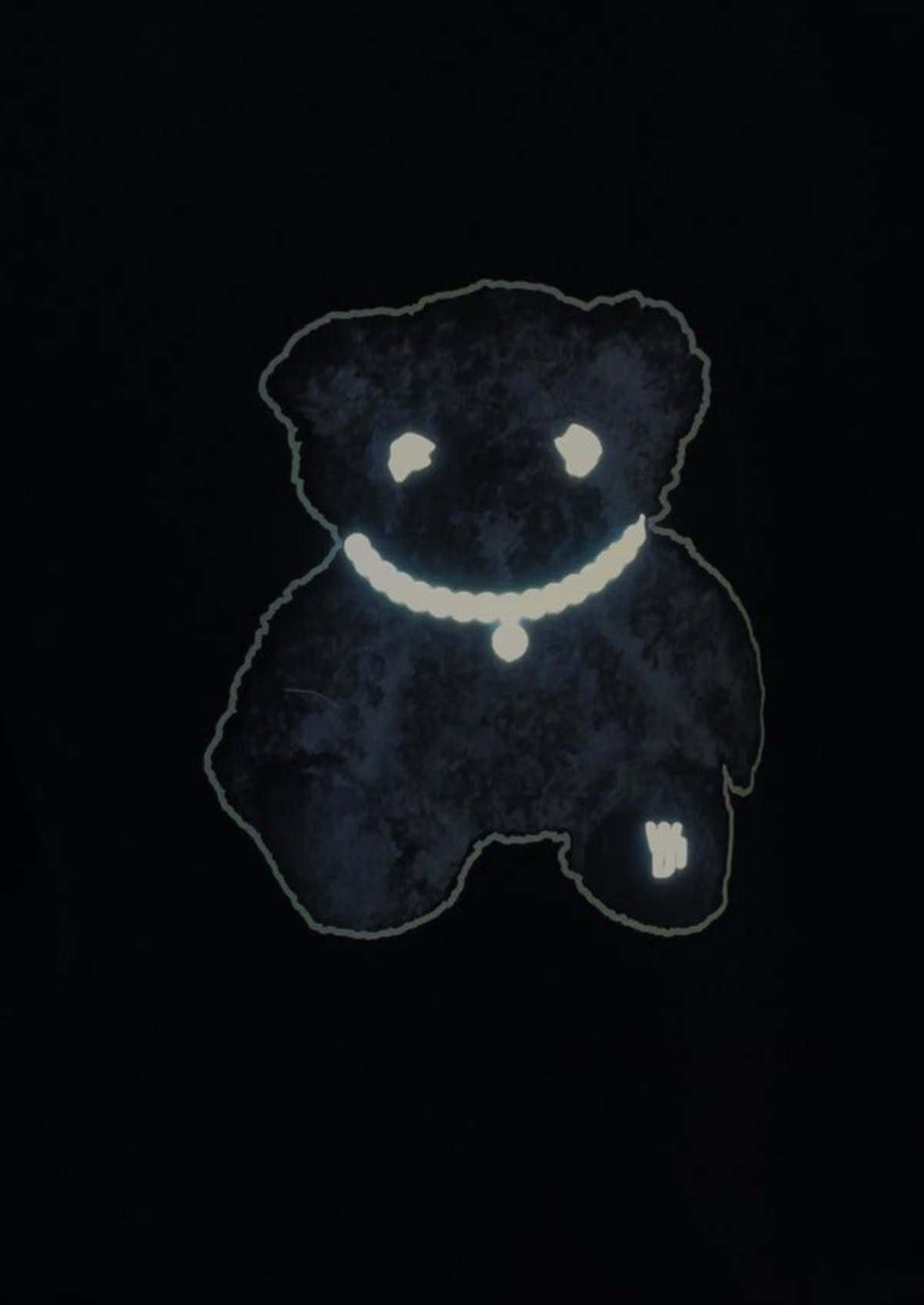 we11done PEARL NECKLACE TEDDY T SHIRT - BLACK | Garmentory