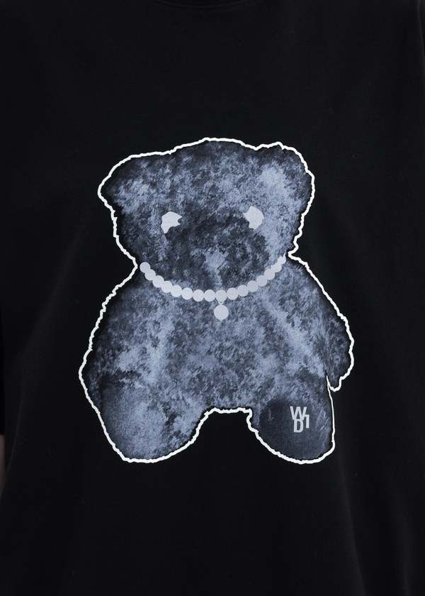 we11done PEARL NECKLACE TEDDY T SHIRT - BLACK | Garmentory