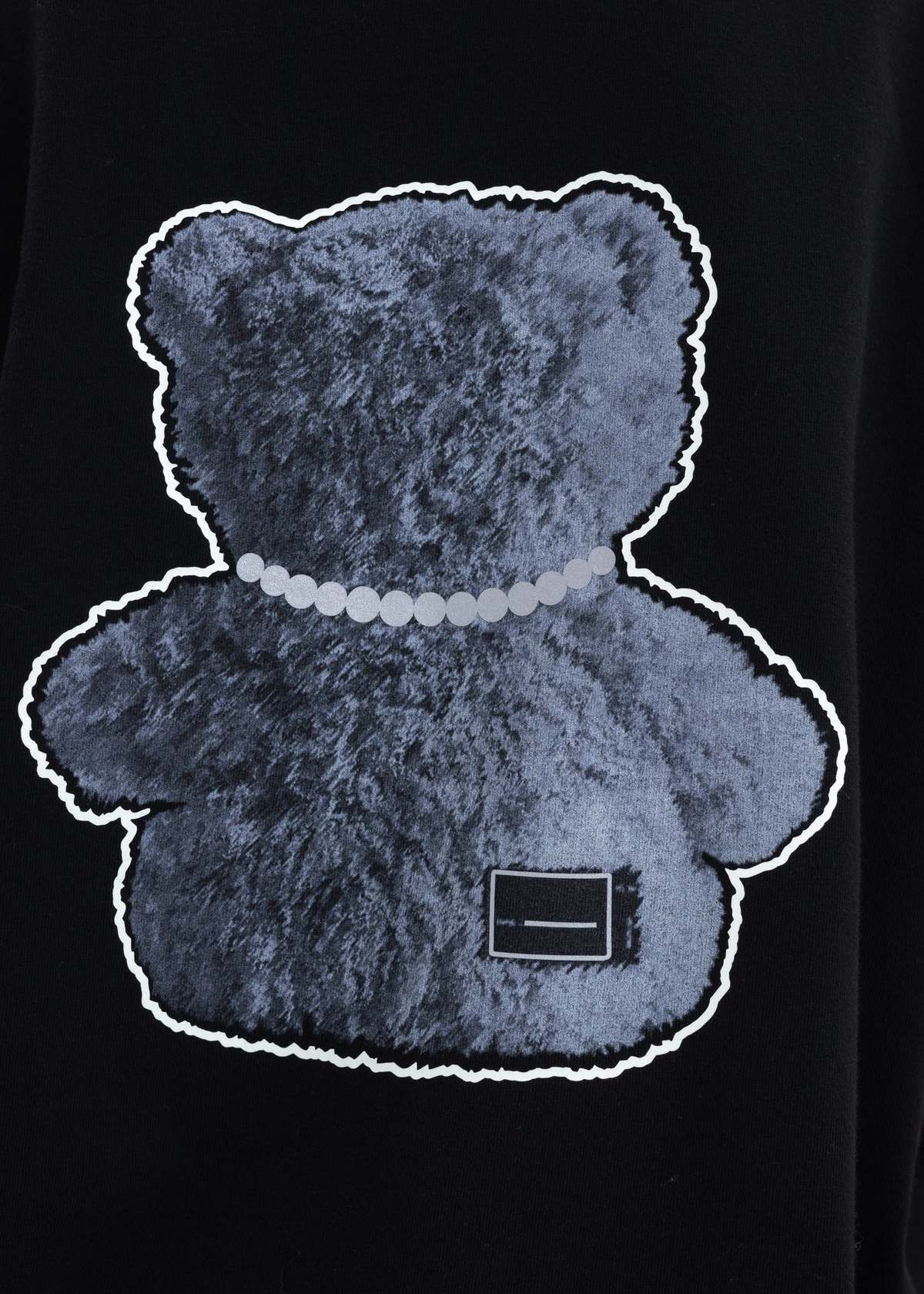 we11done PEARL NECKLACE TEDDY T SHIRT - BLACK | Garmentory