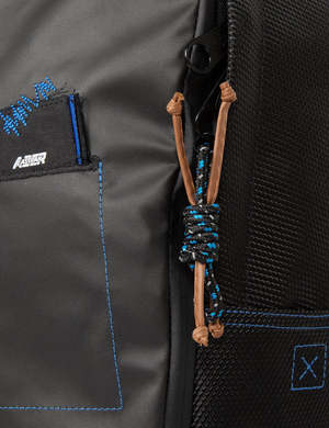 Eastpak x Ader Error Up-Down Sling Bag - Black | Garmentory 激安通販 Eastpak x ADER Error Unisex Up-DownSling ボディバッグ/ウェストバッグ