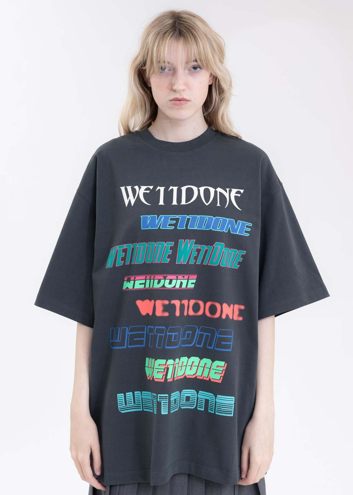 Tシャツ・カットソー WE11DONE Men T Shirts WDTT123793UCH CHARCOAL GREY we11done Embroidered Teddy Bear T-shirt - Charcoal | Garmentory