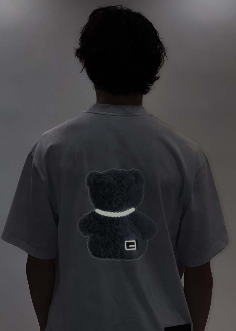 we11done PEARL NECKLACE TEDDY T SHIRT - WHITE | Garmentory