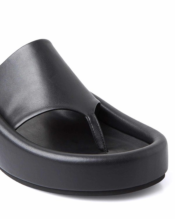 ■MM6 Maison Margiela■ Leather Platform Sandals Black S59WP MM6 Maison Margiela Webbing slip-on Platform Sandals | Black