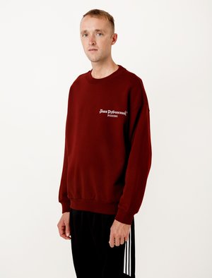 Gosha Rubchinskiy Small Logo Sweatshirt Burgundy | Garmentory