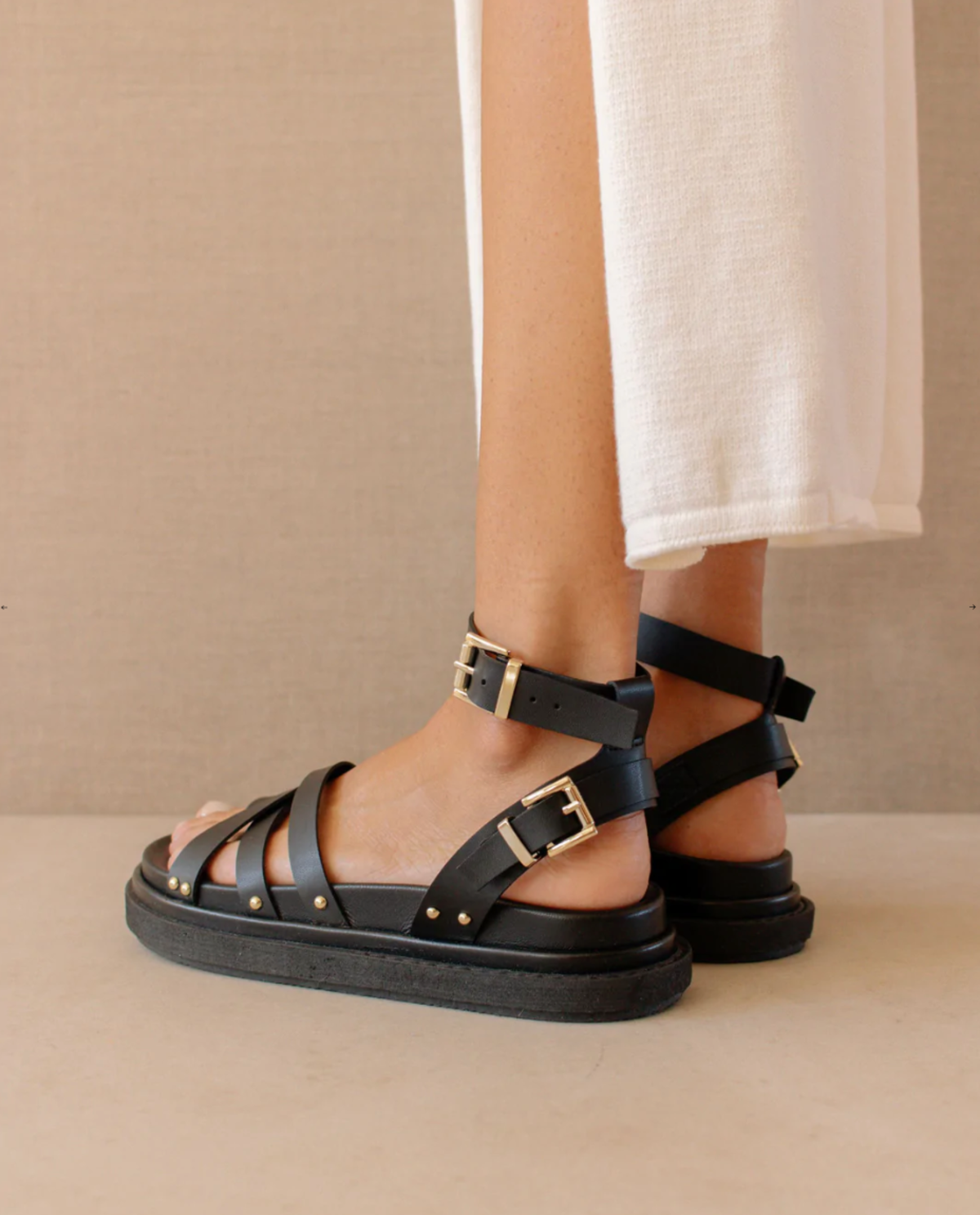 alohas buckle up tan