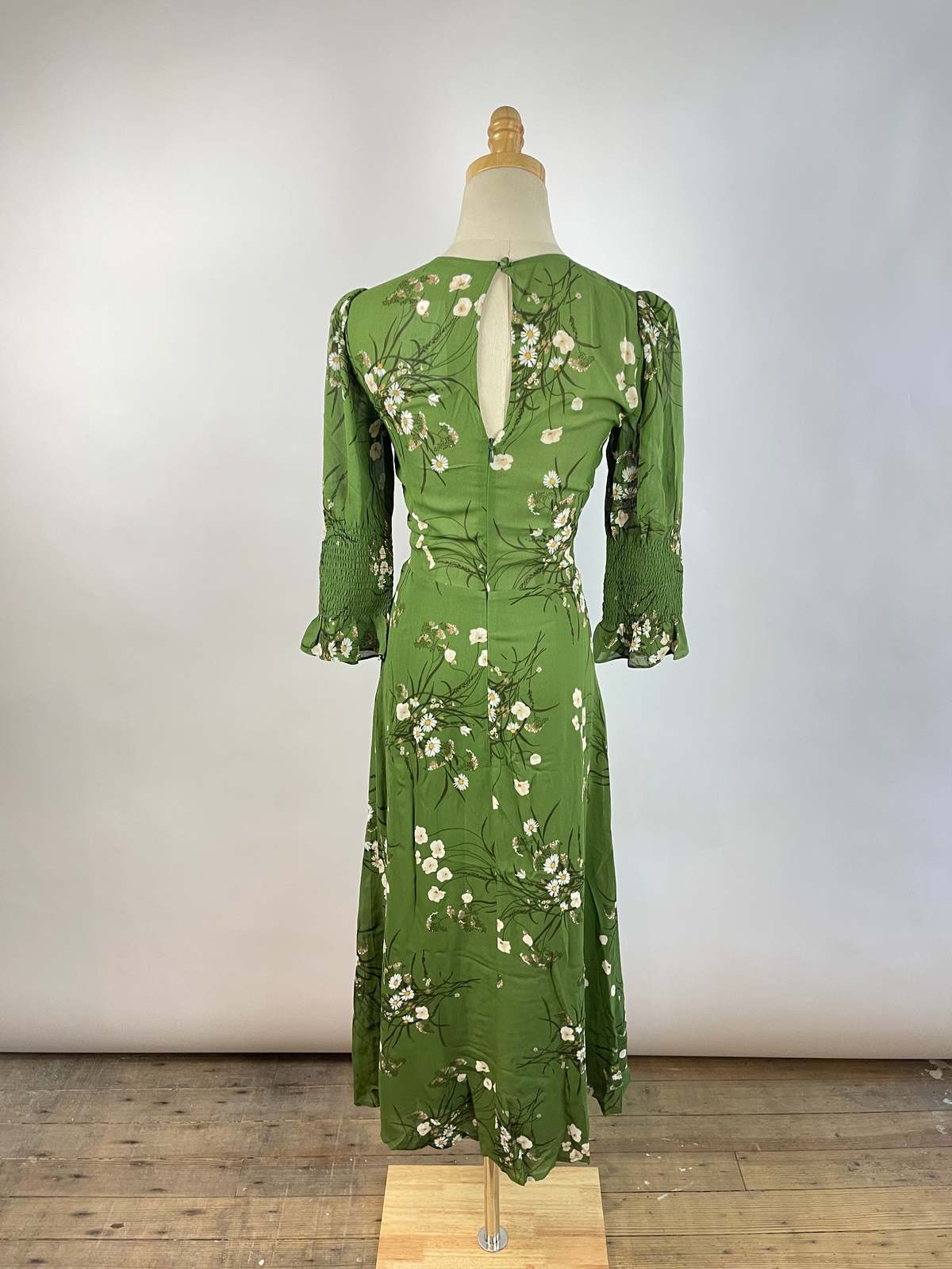 green emerald velvet dress Reformation Juliette Buena Midi Dress in Emerald Floral Print main image 0