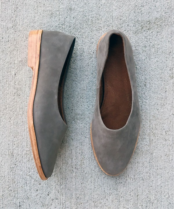 Osborn Clarity Flat in Stone Garmentory