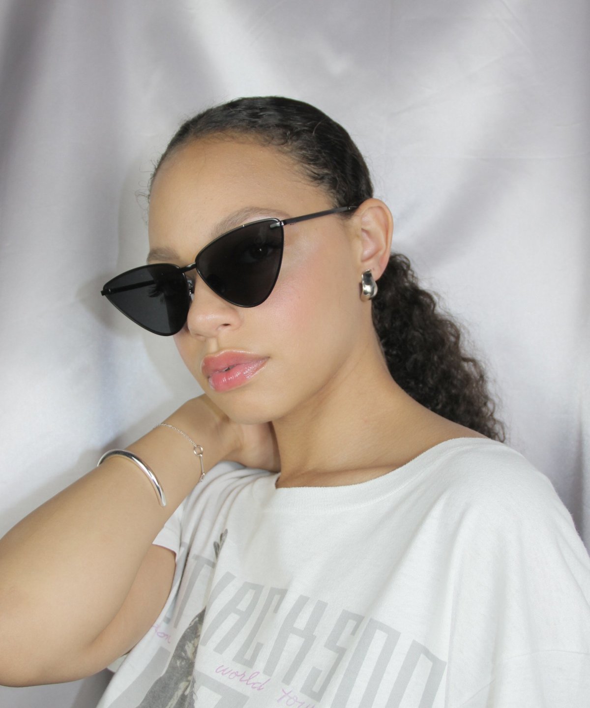Le Specs Luxe Nero Sunglasses | Garmentory display picture 3