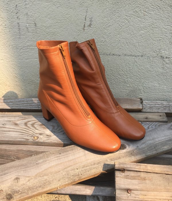 by far neva boot brown