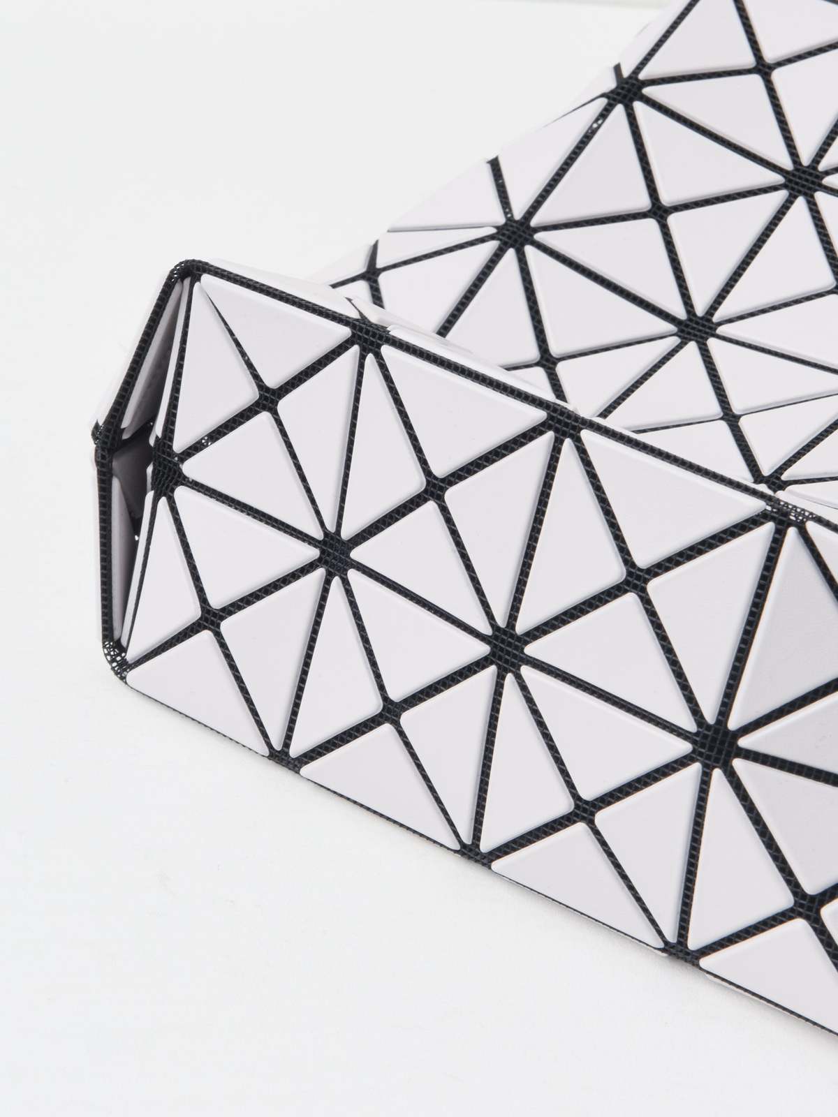 ショルダーバッグ・ポシェット ISSEY MIYAKE Bao Bao W-Ring Matte Bucket Bag BB56 AG561 11 WRING MATTE – ISSEY MIYAKE ONLINE STORE