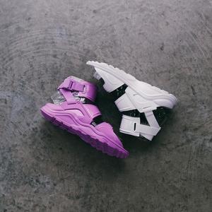 nike air huarache gladiator on feet