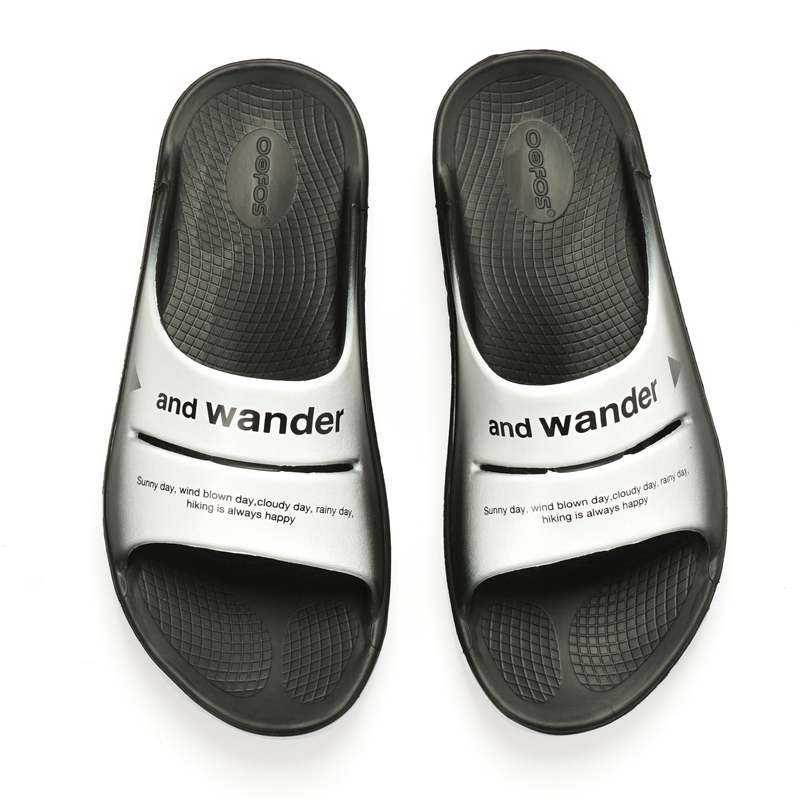 and wander OOFOS AHH X AND WANDER RECOVERY SANDAL BLACK