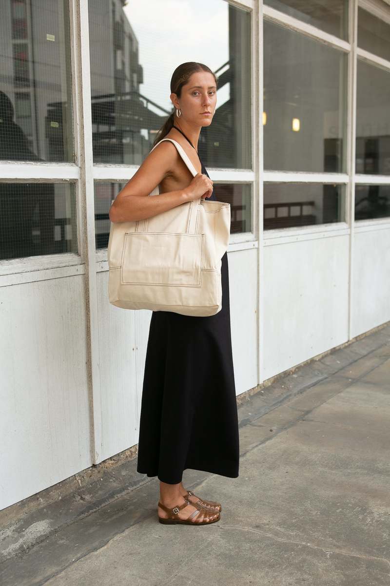 【関税込み】Baserange ベージュ Indre トートバッグ Baserange Indre Bag - Cream | Garmentory