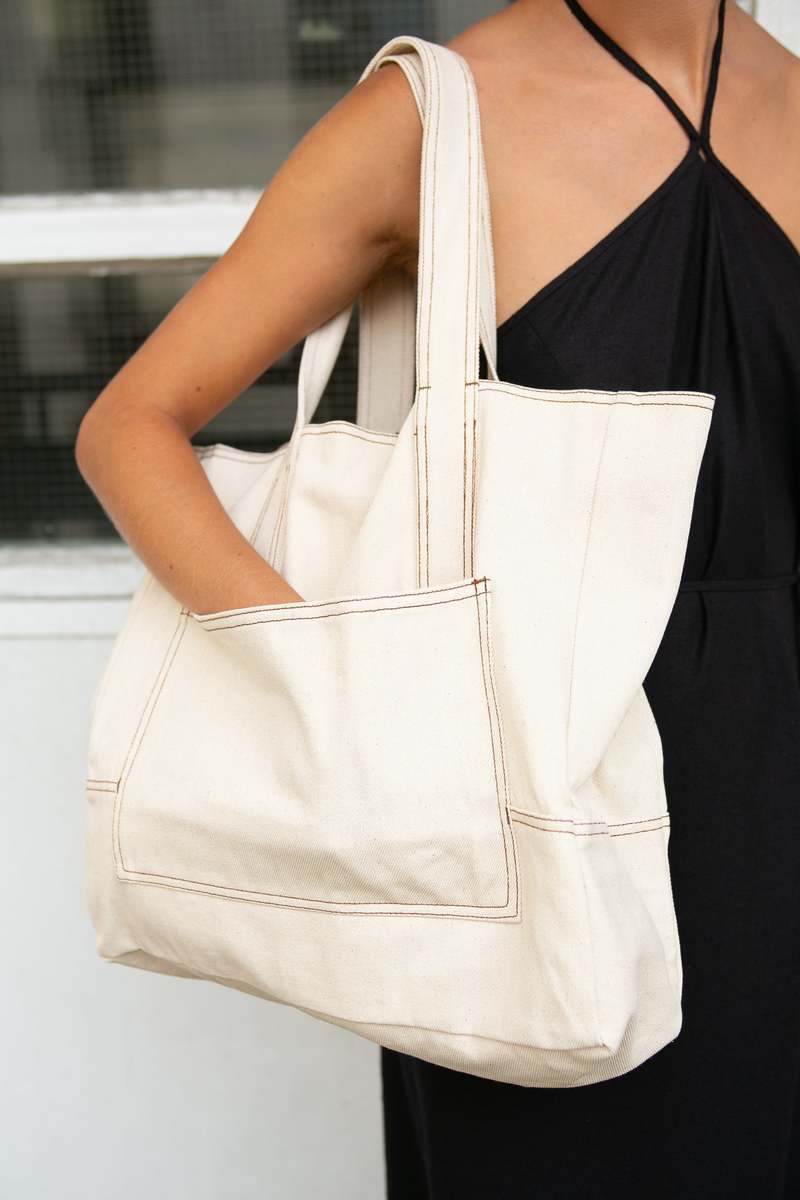 【関税込み】Baserange ベージュ Indre トートバッグ BASERANGE トートバッグ INDRE BAG レディース : ZOZOTOWN Yahoo
