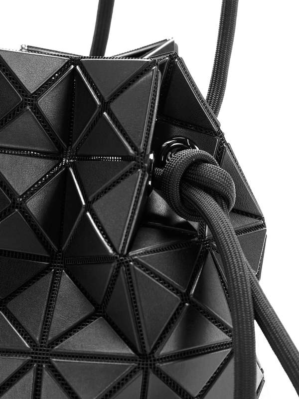 【BAO BAO ISSEY MIYAKE】WRING MATTE Bao Bao Issey Miyake Wring Matte Drawstring Shoulder Bag