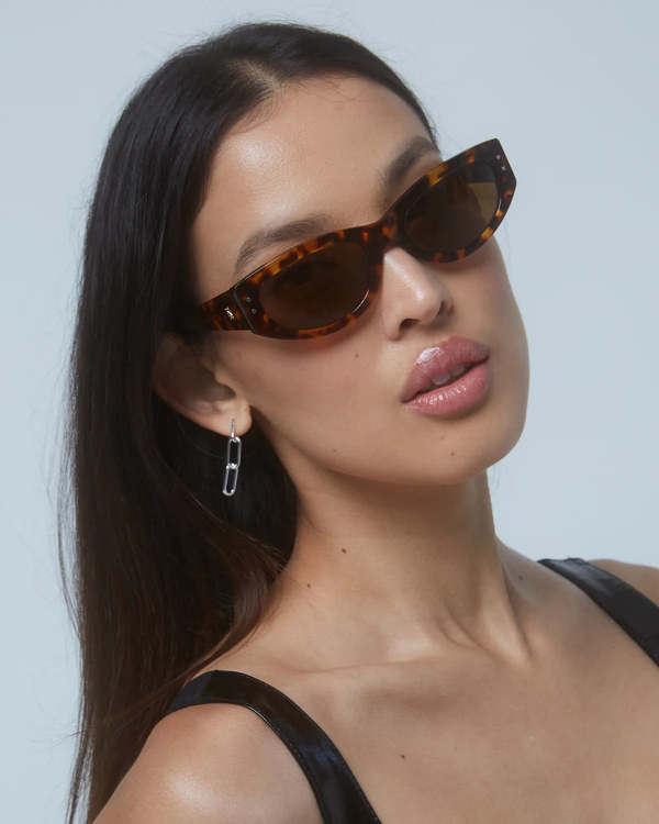 Raie Eyewear Lakota Sunglasses - Tort | Garmentory display picture 3