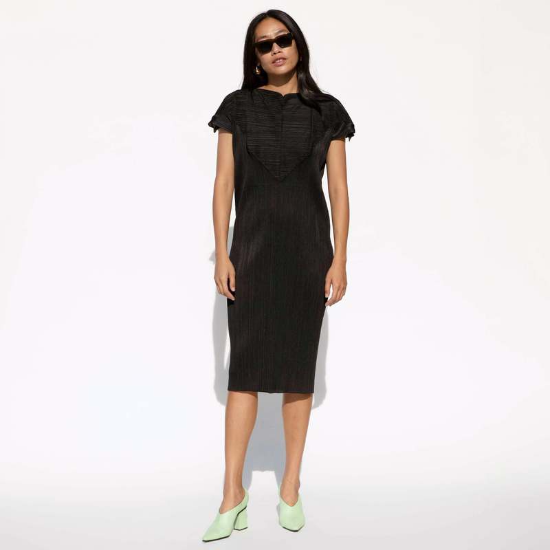 ISSEY MIYAKE ANGLED PLEATS 新作品