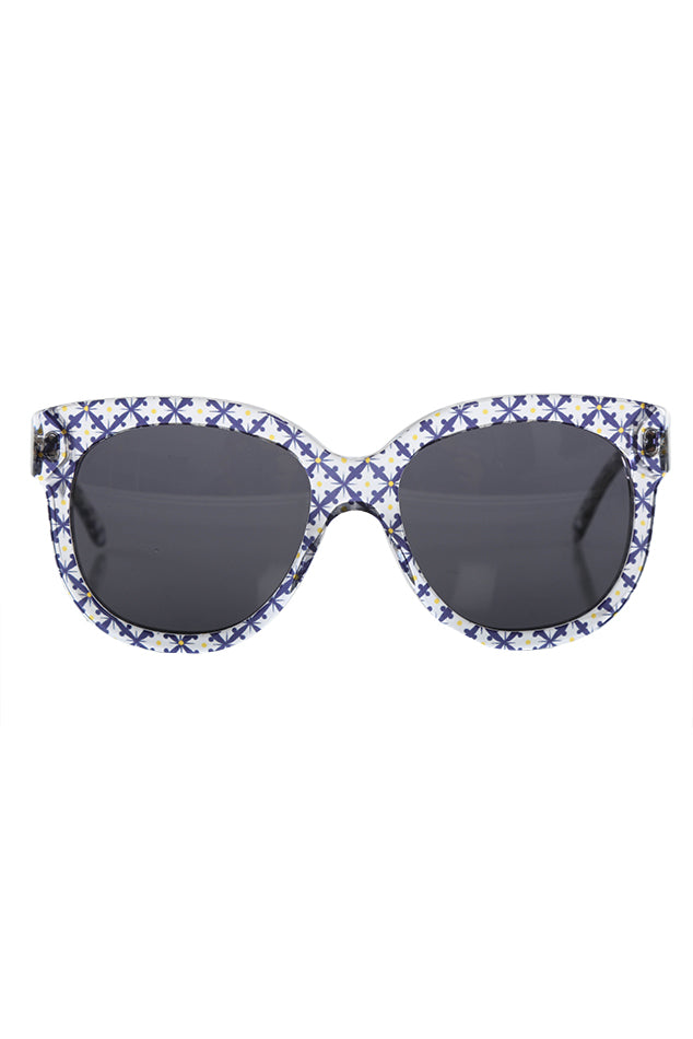 Stella McCartney White Modern Cat-Eye Sunglasses Women White Cat-Eye Sunglasses | Stella McCartney US main image 4