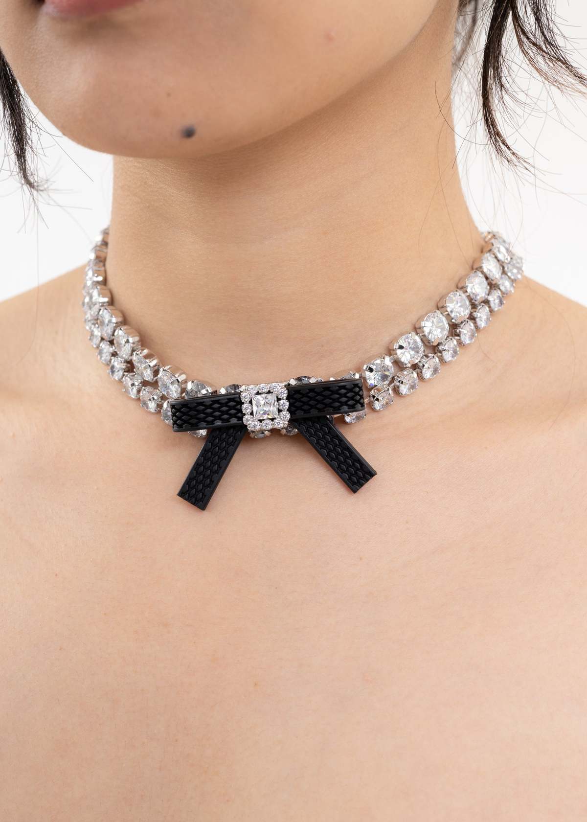 Shushu/Tong Rubber Bow Crystal Chain Chocker - Black | Garmentory