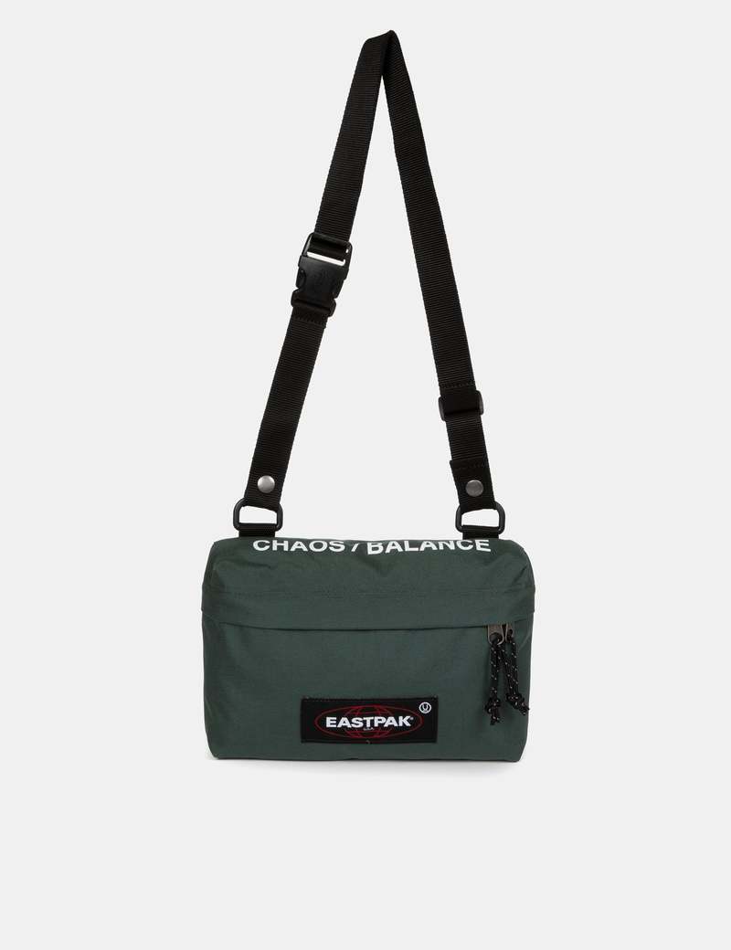 (正規店出品)UNDERCOVER x EASTPAK CROSSBODY BAG KHAKI CAMO Eastpak x Undercover Crossbody Bag in Black – Oneness Boutique