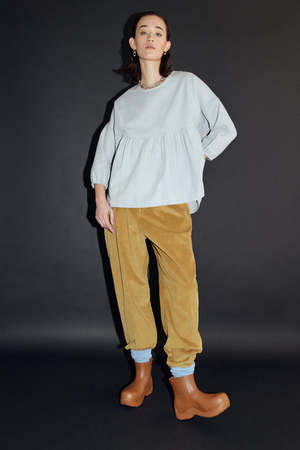 Eve Gravel Kapes Top in Black