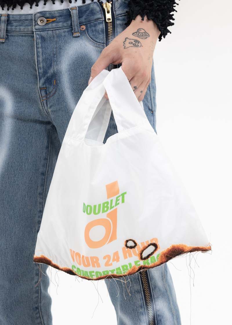 ダブレットBURNING EMBROIDERY SUPERMARKET BAG Doublet BURNING EMBROIDERY SUPERMARKET BAG - Blue | Garmentory
