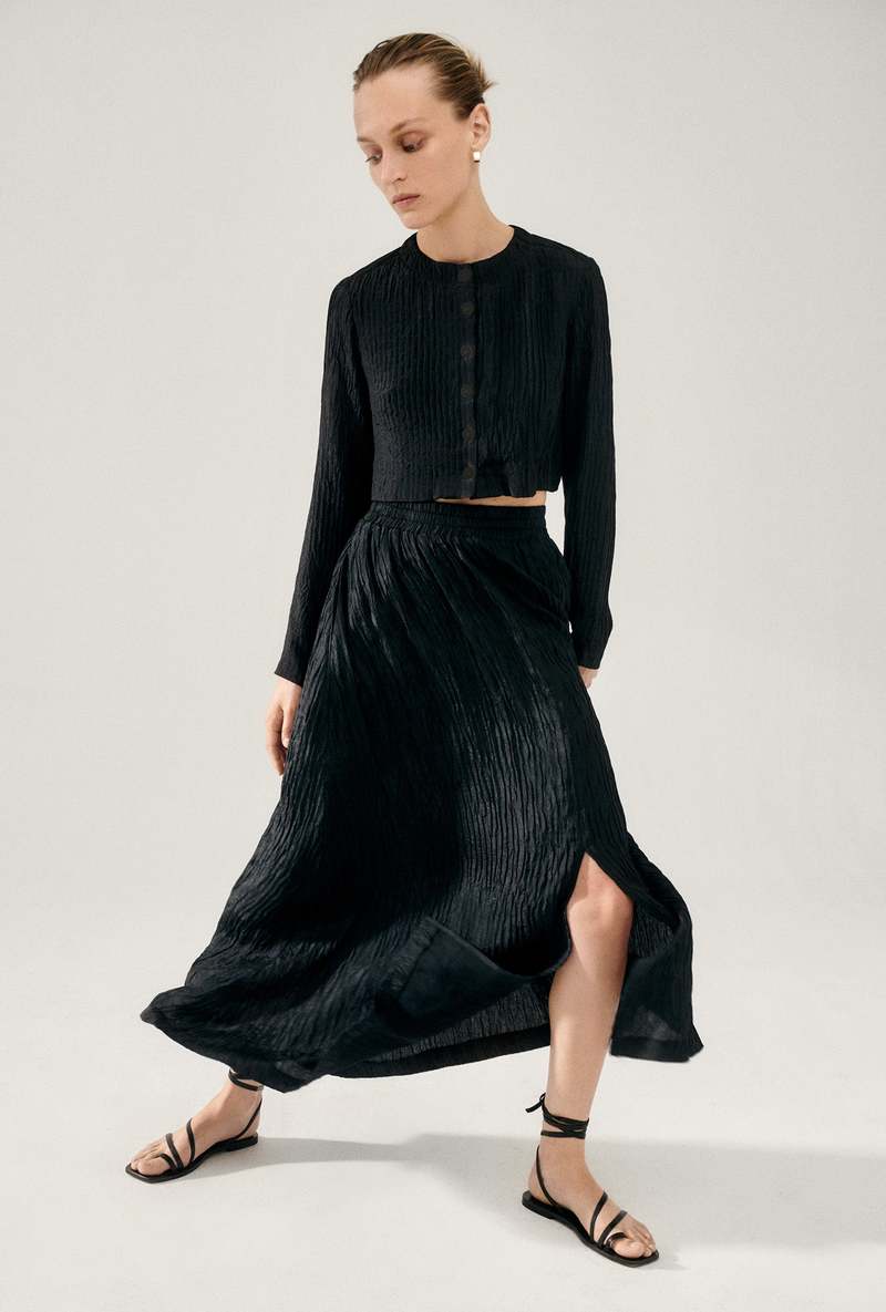 [Margesherwood ] / ☆ CRINKLED SATIN SKIRT/ black 720148720_1.jpg