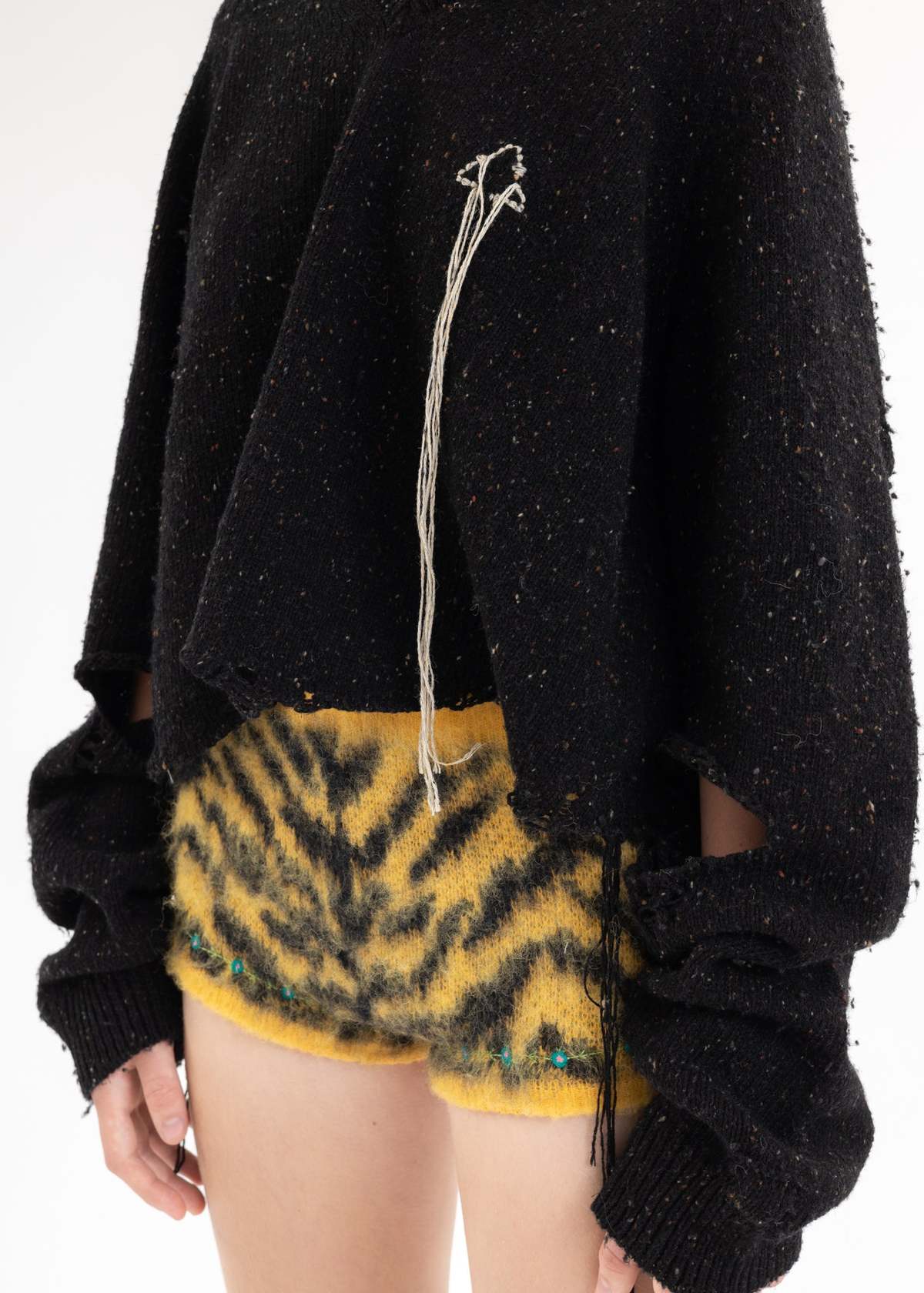 トップス doublet MAGNET ATTACHED KNIT PULLOVER Doublet MAGNET ATTACHED KNIT PULLOVER - Black | Garmentory