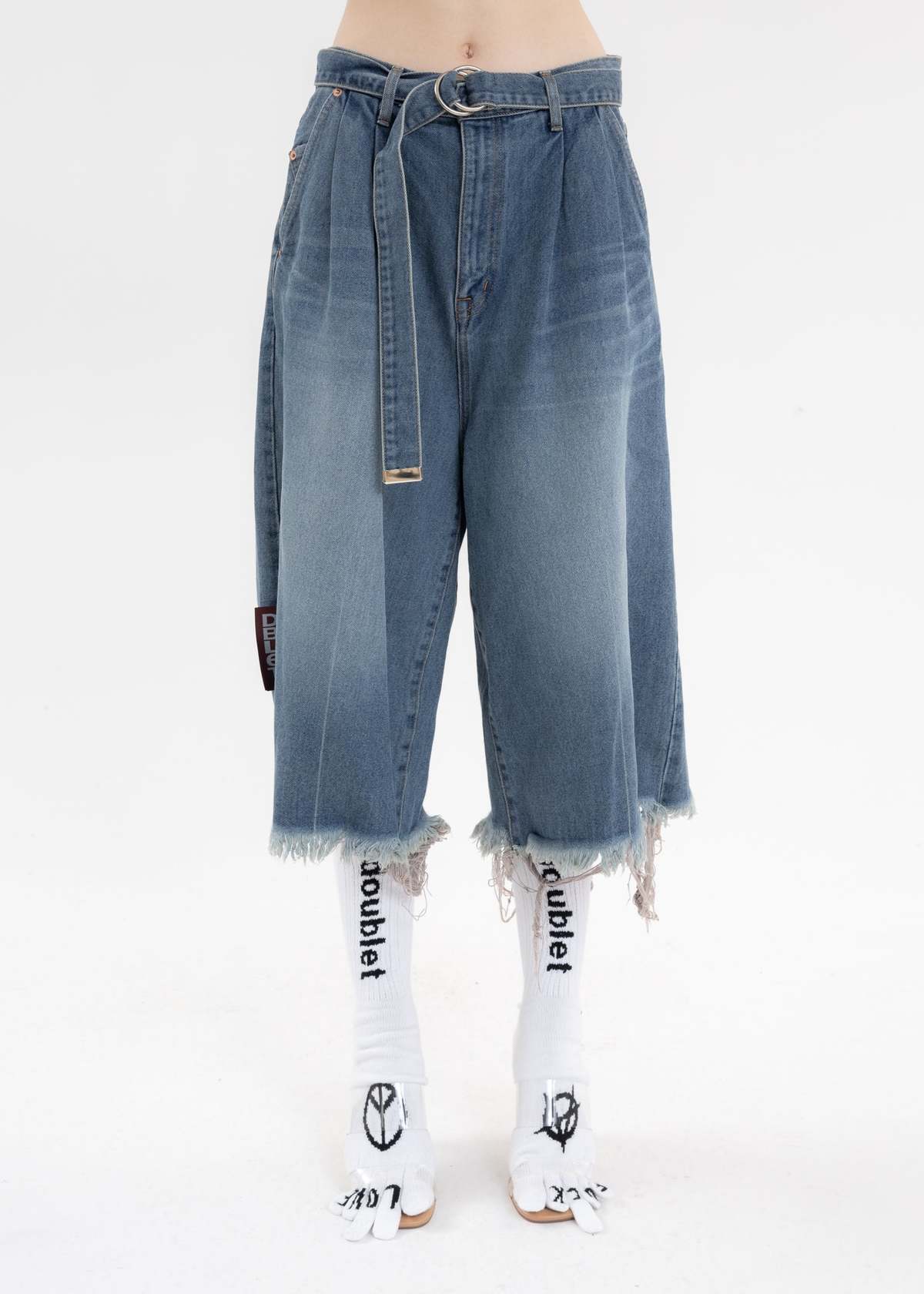 パンツ doublet RECYCLE DENIM CUT-OFF WIDE PANTS Doublet RECYCLE DENIM CUT-OFF WIDE PANTS - Indigo | Garmentory