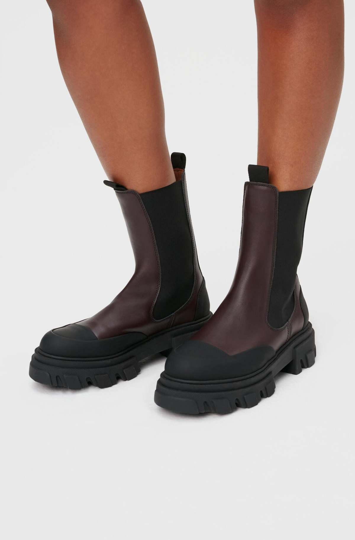 【GANNI】Cleated Heeled Mid Chelsea Boots チェルシー ブーツ Ganni cleated mid Chelsea boots black patent leather | Pipe