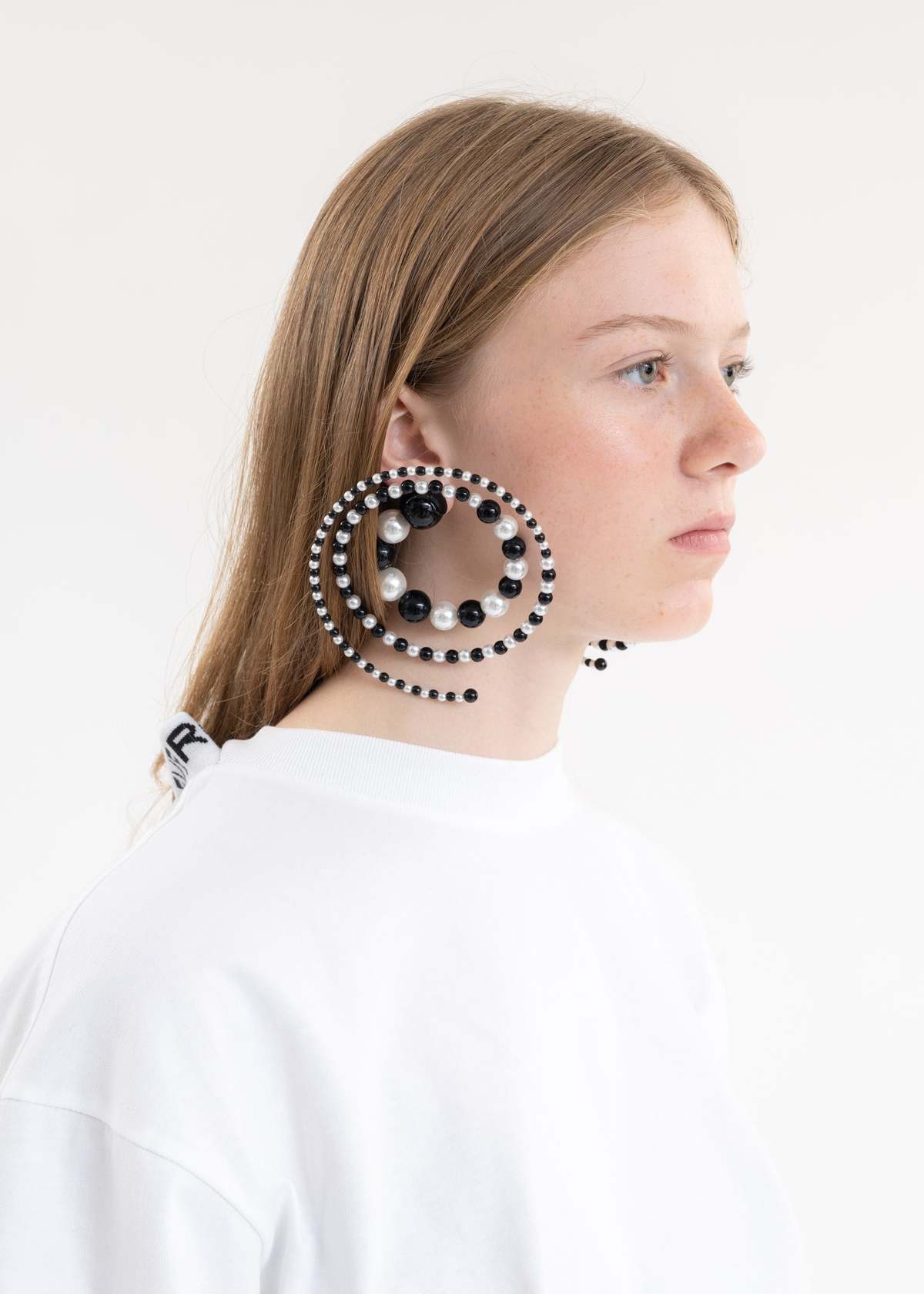 Y/project SPIRAL EARRING - BLACK/WHITE/SILVER | Garmentory