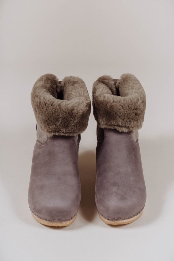 slip on shearling boots