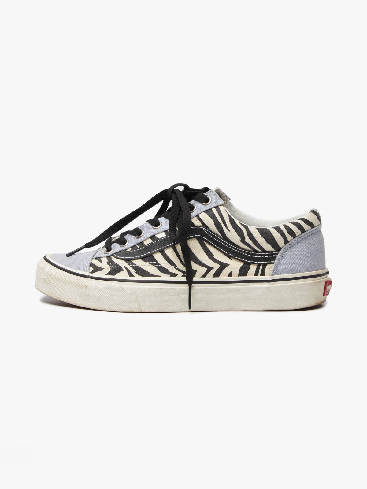 [Pre-Loved] Vans M Camo And Zebra Sneakers Black/White on Garmentory