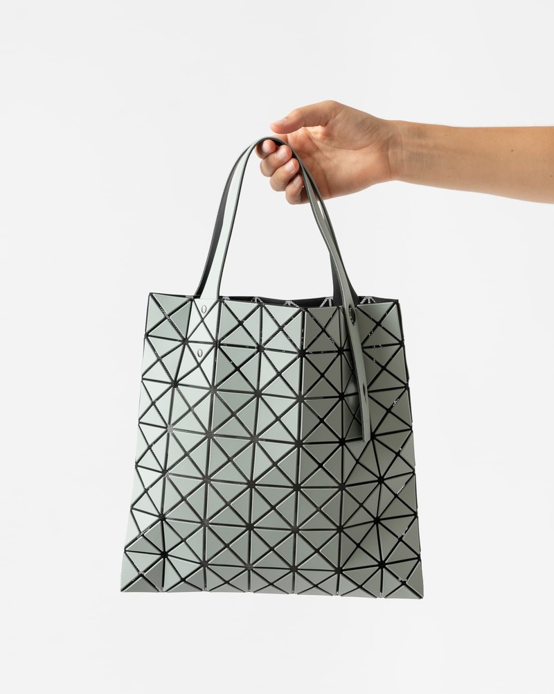 ショルダーバッグ BAO BAO ISSEY MIYAKE PRISM FROST PRISM FROST】 RELEASE MONTH August, 2022 *By country RELEASE MONTH