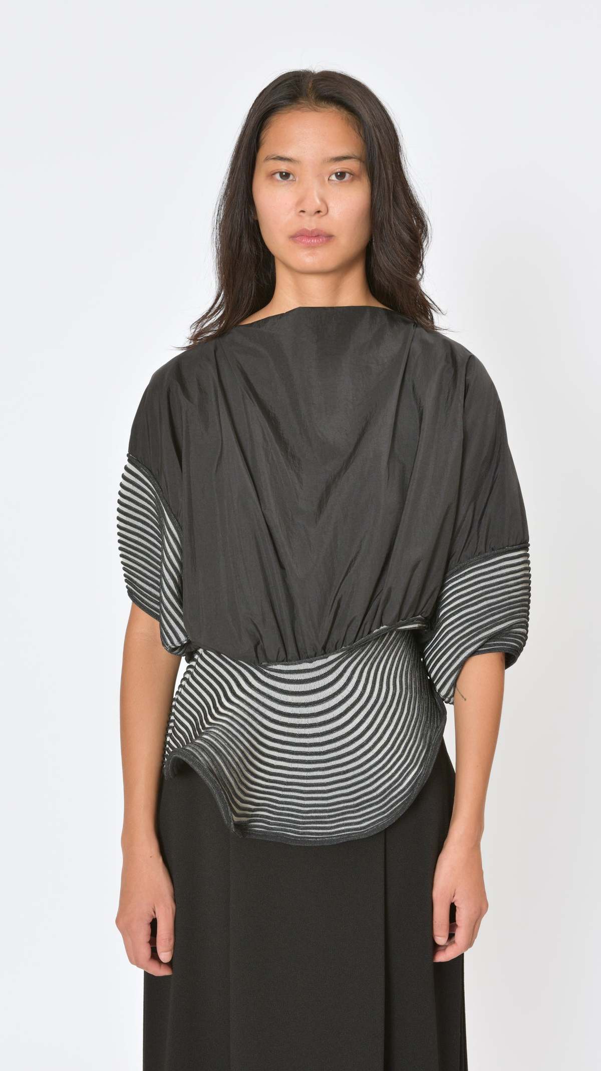 Winding-Solid-Top-in-Black-