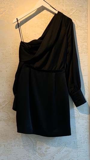 black flower prom dress Kookai Vangeline Dress Black