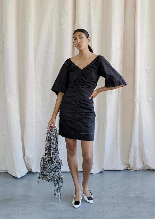 【関税込み】GANNI ブラック Ruched Mesh ミニワンピース Ganni Ruched Mini Dress - Black | Garmentory