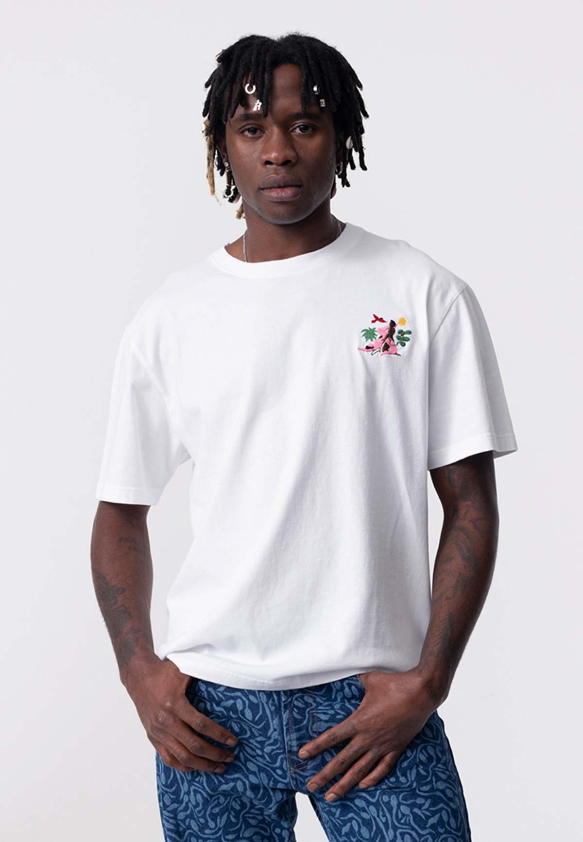 【CARNE BOLLENTE】 JUNGLE SWING / Washed Black Unisex Carne Bollente Jungle Swing T Shirt - Black | Garmentory
