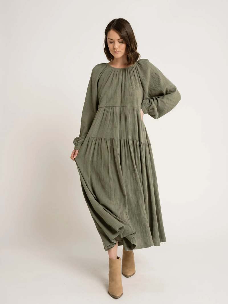 green emerald velvet dress Astr The Label Midsummer Dress