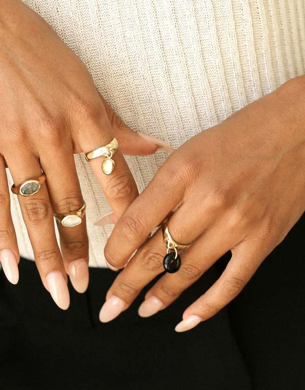 Cled Oval Dangling Ring - Gold/Silver Cled Oval Dangling Ring - Gold/Silver