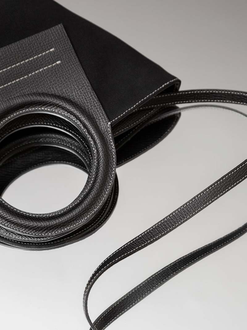 Hereu Arta Mini in Black