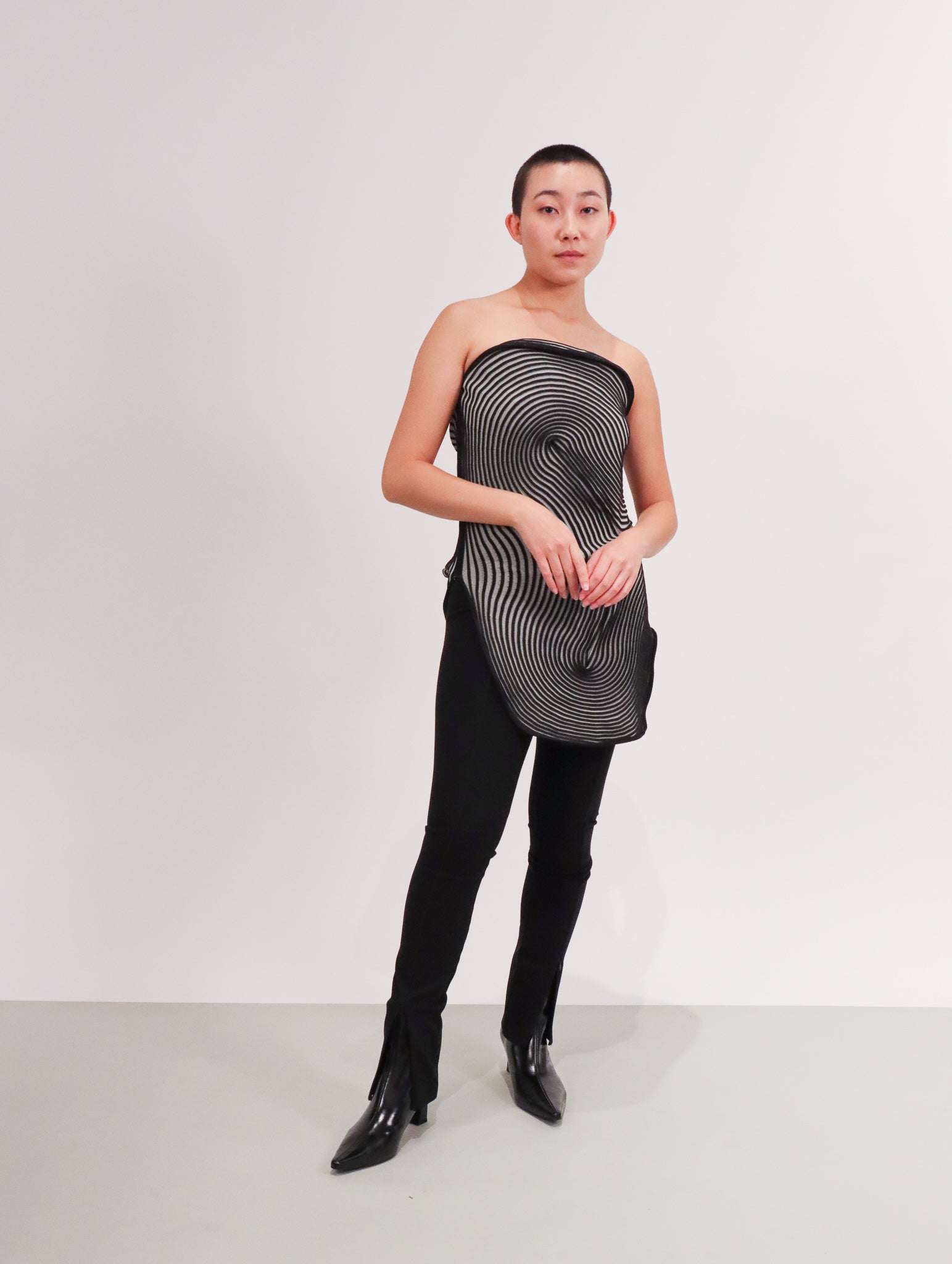 日本最級 Issey Garmentory | Hued Black - Top Meander Miyake トップス