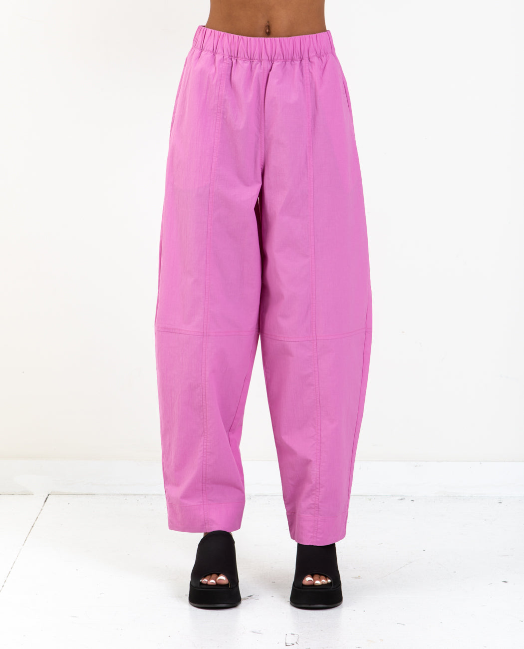 【送料&関税込】Ganni Pants In Rose-pink Cotton Primrose Pink Pink Washed Cotton Twill Pants | GANNI US
