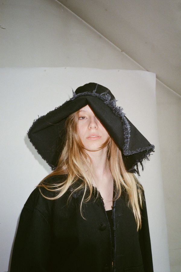 Ashley Rowe XL BUCKET HAT - BLACK