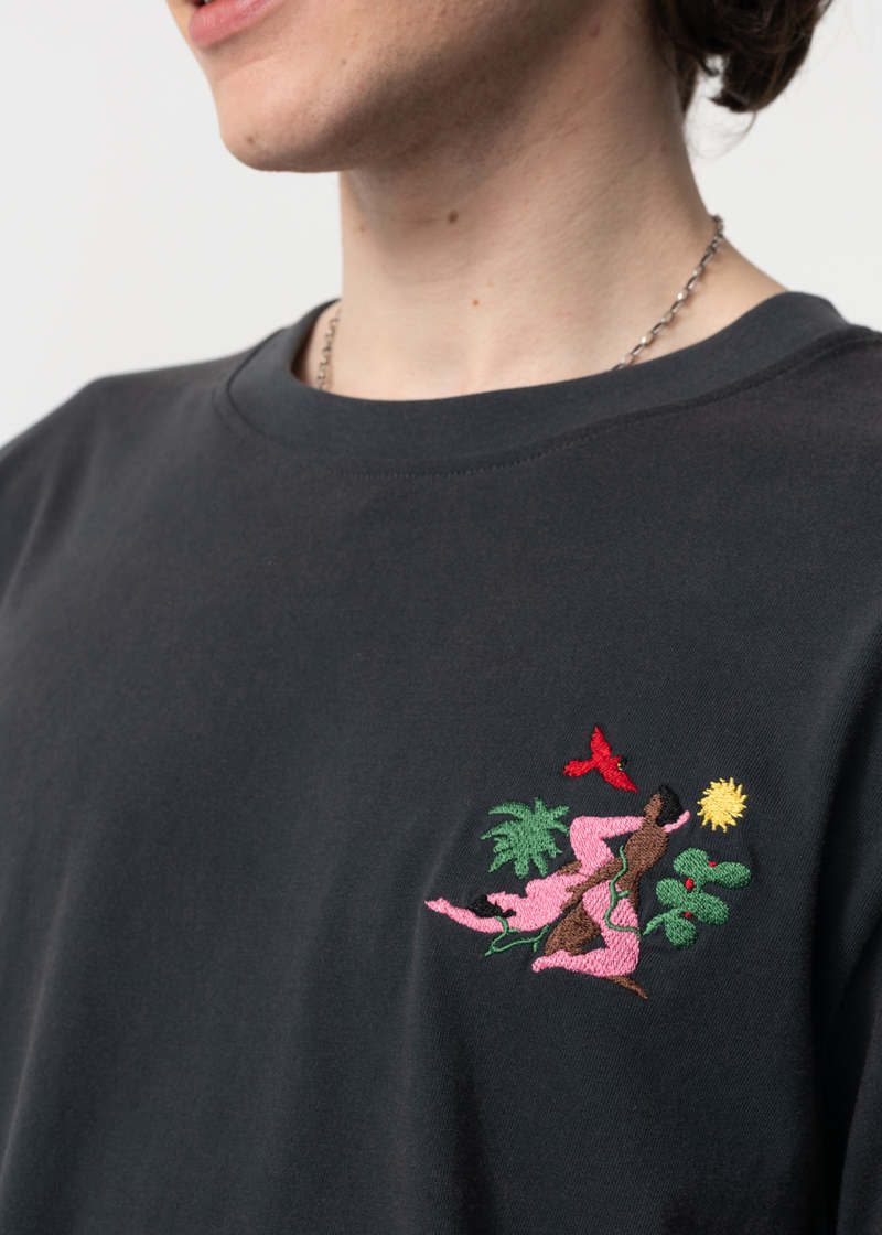 【CARNE BOLLENTE】 JUNGLE SWING / Washed Black Unisex Carne Bollente Jungle Swing T Shirt - Black | Garmentory