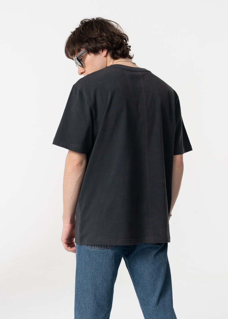 【CARNE BOLLENTE】 JUNGLE SWING / Washed Black Unisex Carne Bollente Jungle Swing T Shirt - Black | Garmentory