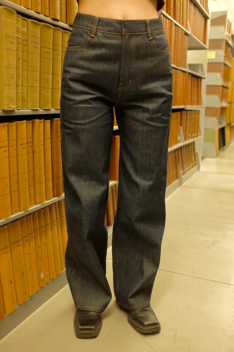 AMOMENTO Indigo Straight Denim | Denim | OEUVR – OEUVR