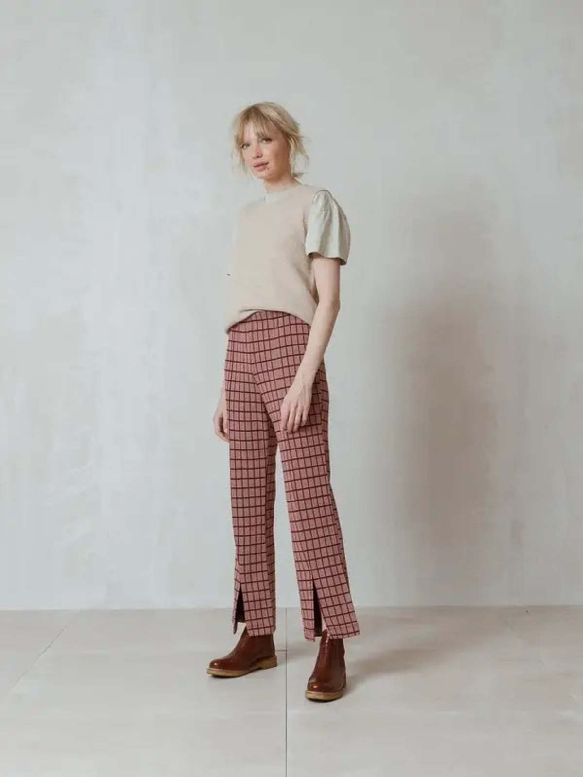 Indi & Cold Plain Wool Vest - Beige - Image 2 of 4