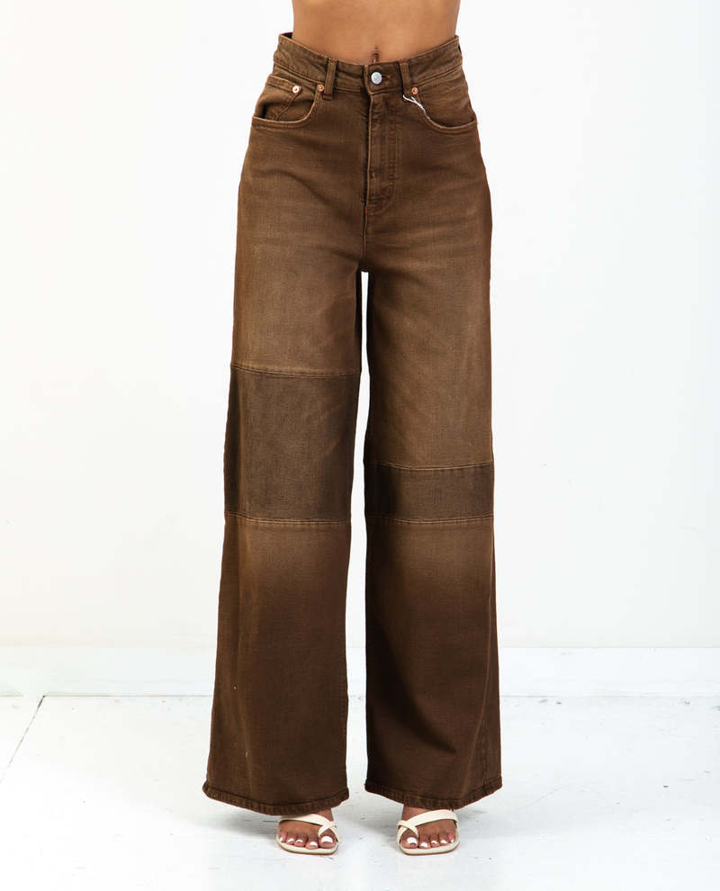 【関税込み】MM6 Maison Margiela ブラウン 5ポケット ジーンズ MM6 Maison Margielaのブラウン 5ポケット ジーンズがセール中